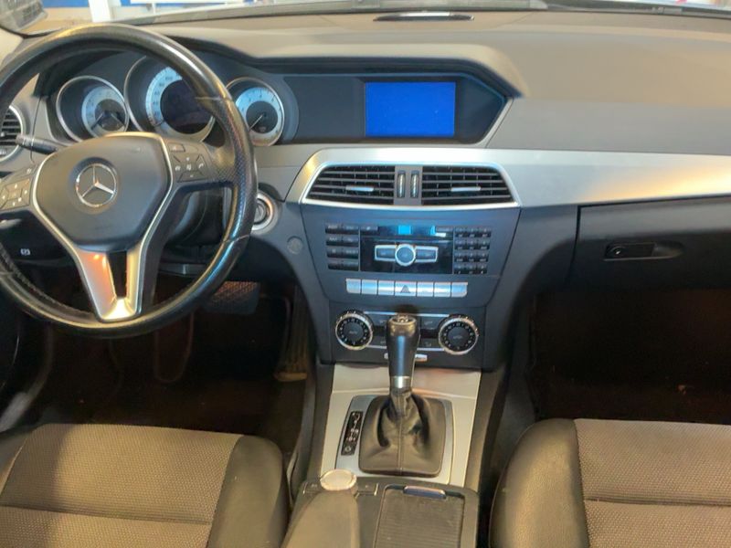 Mercedes-Benz C-Klasse C 180 CGI BlueEfficiency Avantgarde 2012 – снимка 17