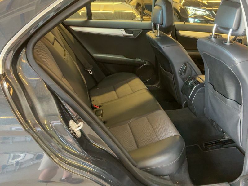 Mercedes-Benz C-Klasse C 180 CGI BlueEfficiency Avantgarde 2012 – снимка 19