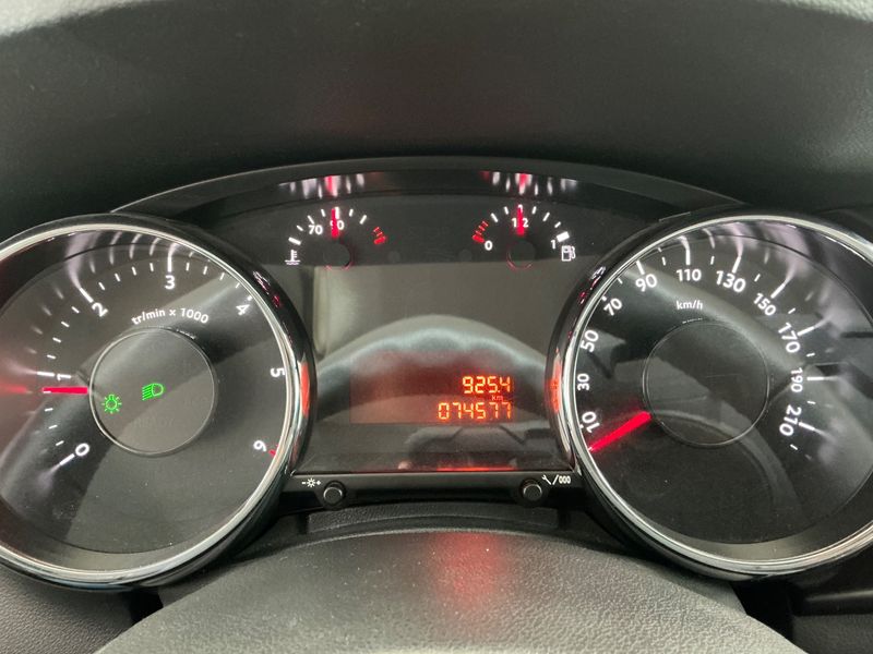 Peugeot 3008 1.6 HDi Active — zdjęcie 13