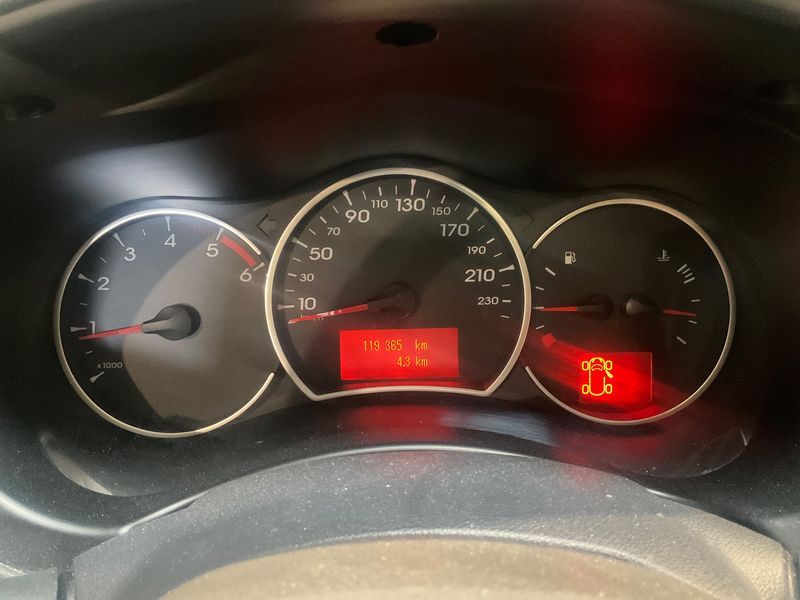 Renault Koleos 2.0 dCi Luxe — zdjęcie 13