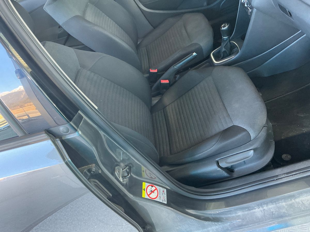 Volkswagen Polo 2013 — photo 34