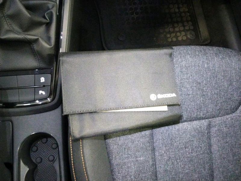 Skoda Kamiq 1.0 TSI Clever — zdjęcie 17
