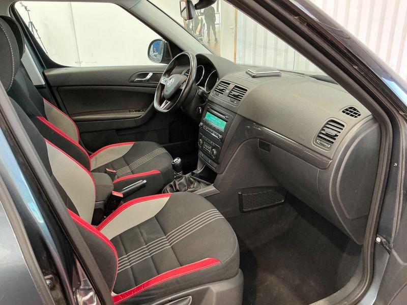 Skoda Yeti 2.0 TDI Monte Carlo — zdjęcie 11