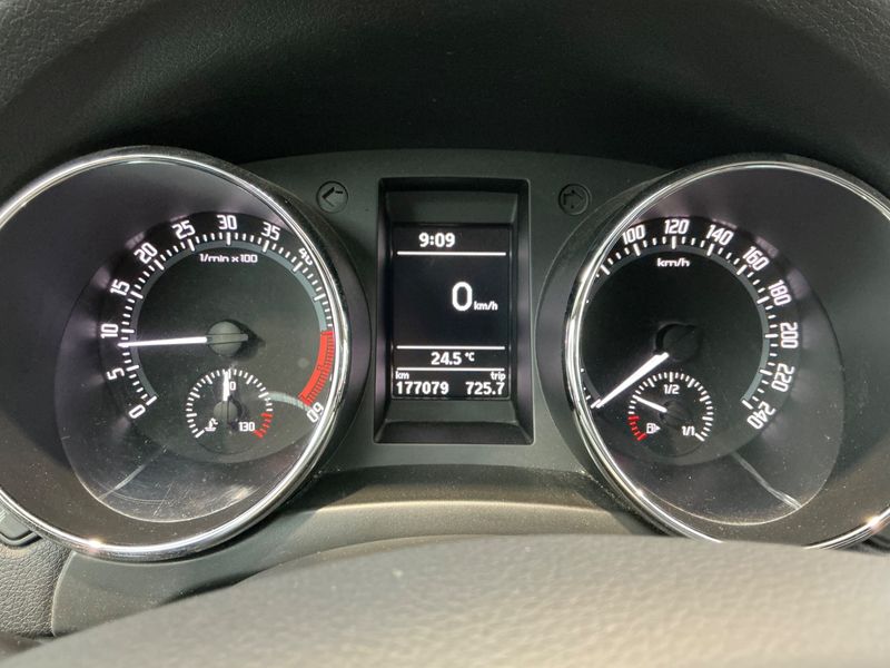 Skoda Yeti 2.0 TDI Monte Carlo — zdjęcie 13