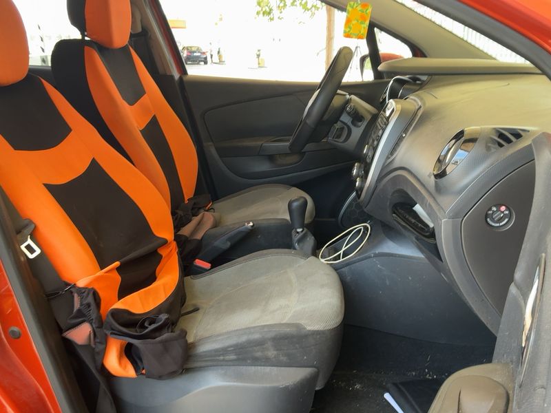 Renault Captur 1.5 dCi Energy Intens — zdjęcie 11
