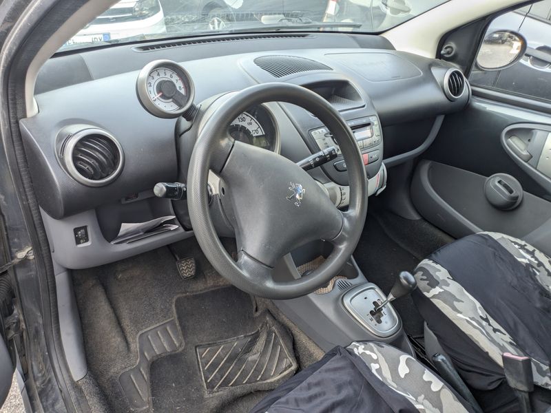 Peugeot 107 1.0 Plasir — zdjęcie 11