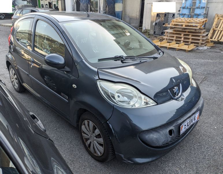 Peugeot 107 1.0 Plasir — zdjęcie 6