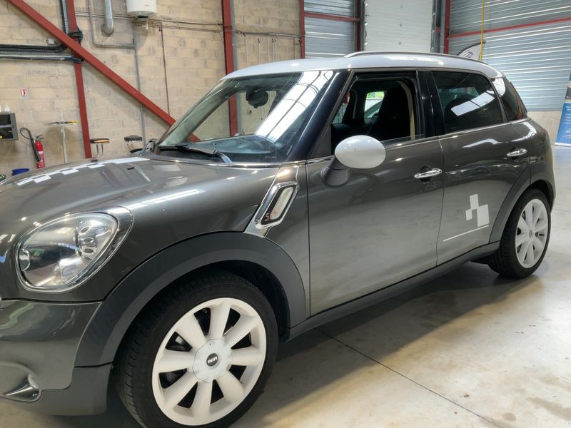 MINI Countryman Cooper S — zdjęcie 2