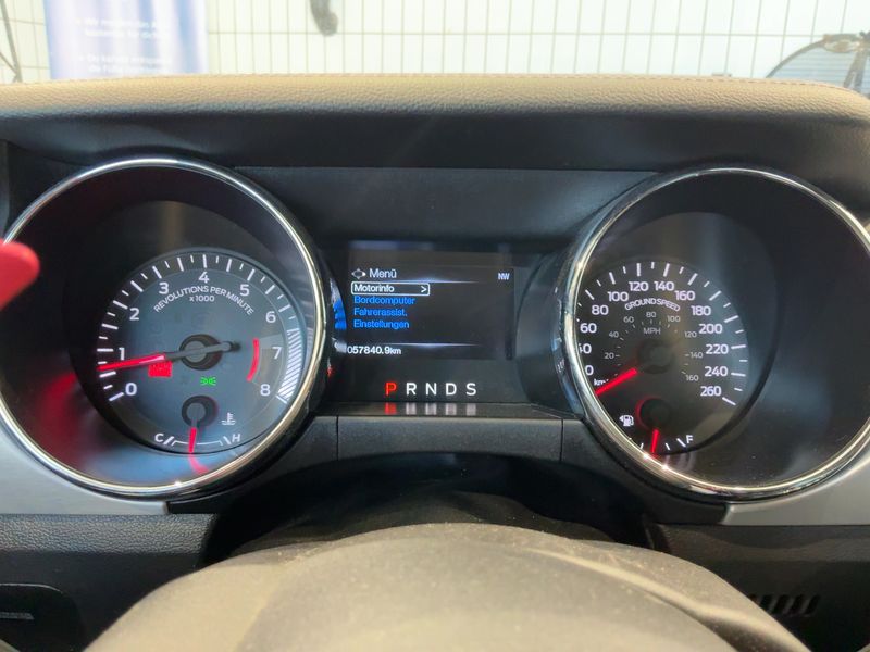 Ford Mustang 5.0 Ti-VCT V8 GT — zdjęcie 13