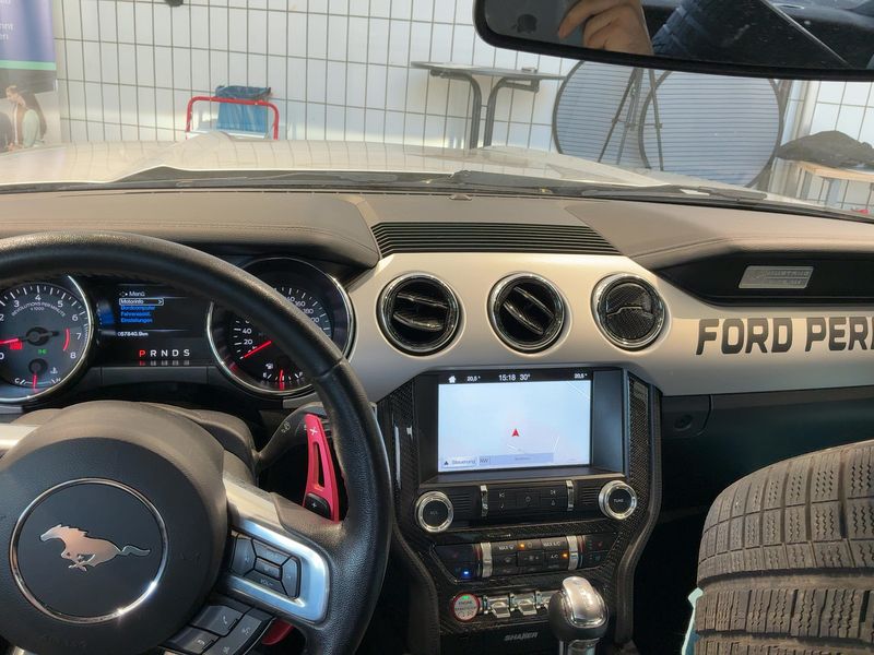 Ford Mustang 5.0 Ti-VCT V8 GT — zdjęcie 12
