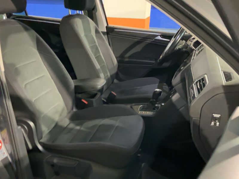 Volkswagen Tiguan 2.0 TDI Sport BlueMotion Tech — zdjęcie 11