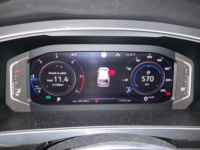 Volkswagen Tiguan 2.0 TDI Sport BlueMotion Tech — zdjęcie 13
