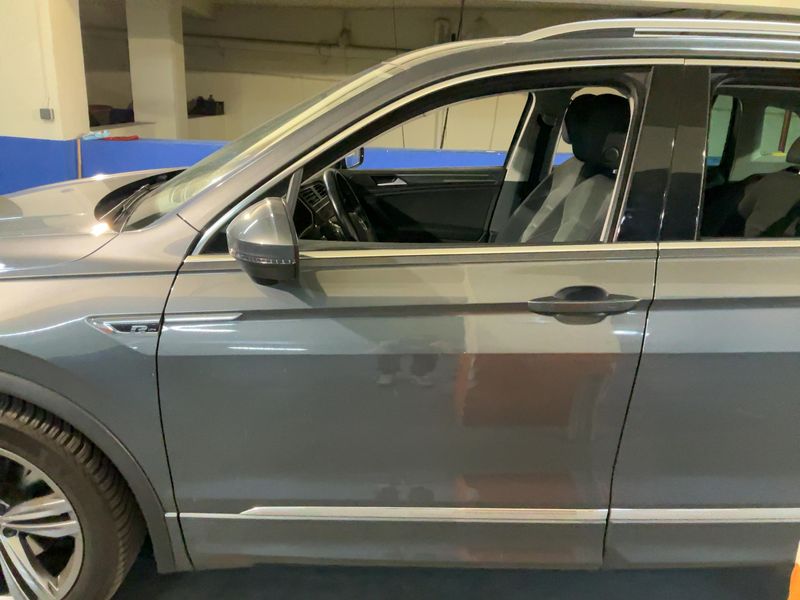Volkswagen Tiguan 2.0 TDI Sport BlueMotion Tech — zdjęcie 4