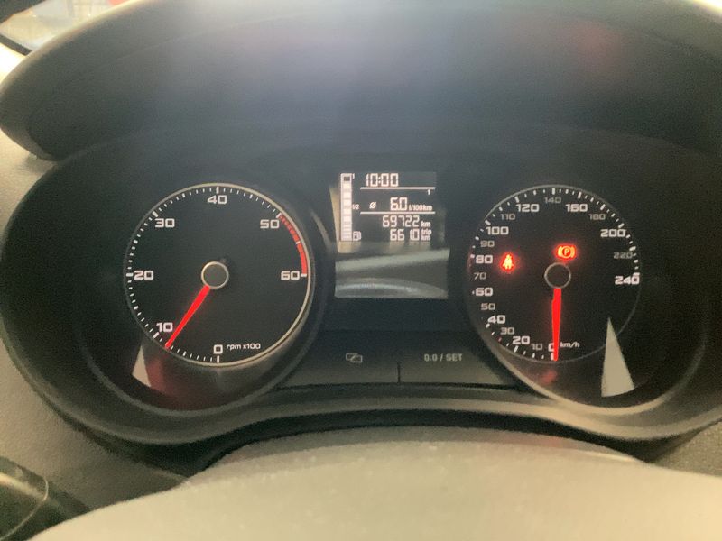 Seat Ibiza 1.6 TDI Stylance / Style 2014 – снимка 18