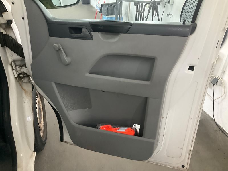 Volkswagen T5 Transporter 2.0 TDI Kasten lang 2013 – снимка 41