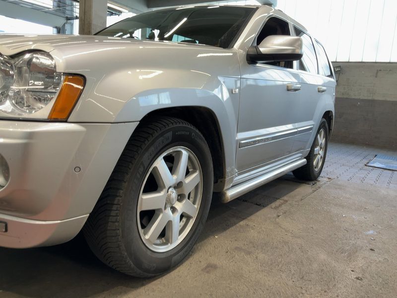 Jeep Grand Cherokee 5.7 V8 HEMI Overland — zdjęcie 2