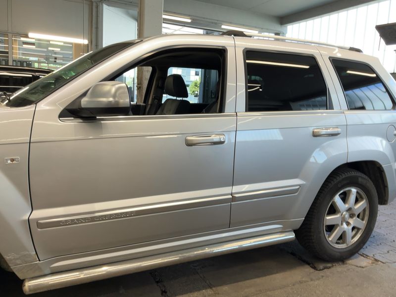 Jeep Grand Cherokee 5.7 V8 HEMI Overland — zdjęcie 4