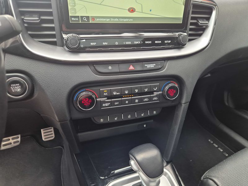 Kia XCeed 1.6 Plug-in Hybrid Platinum Edition — zdjęcie 21