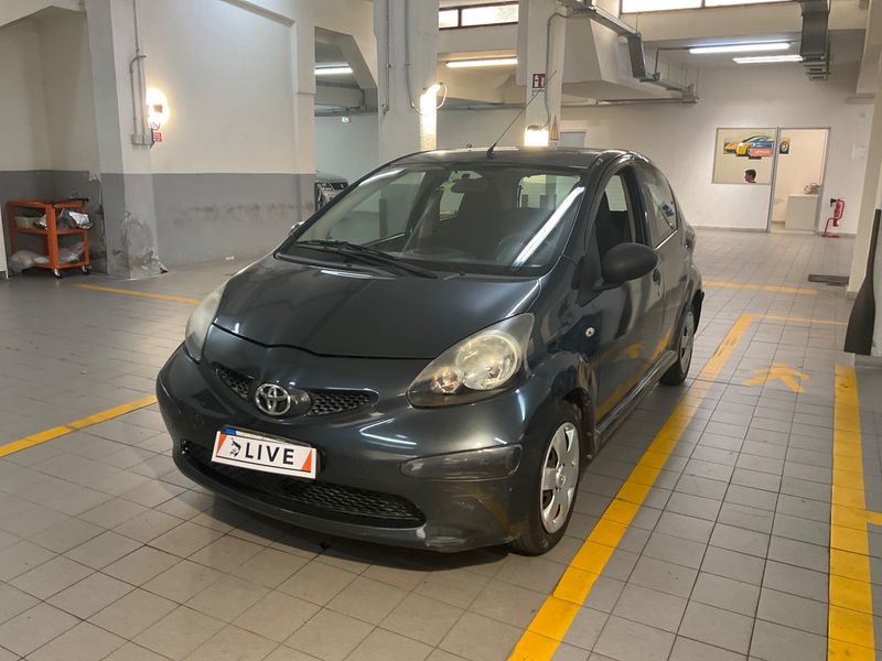 Toyota Aygo 1.0 Now — zdjęcie 1