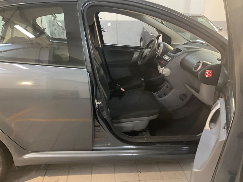 Toyota Aygo 1.0 Now — zdjęcie 3
