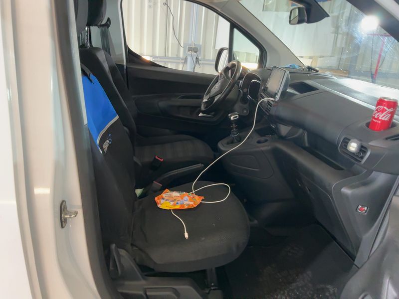 Opel Combo Life 1.2 Turbo Edition — zdjęcie 11