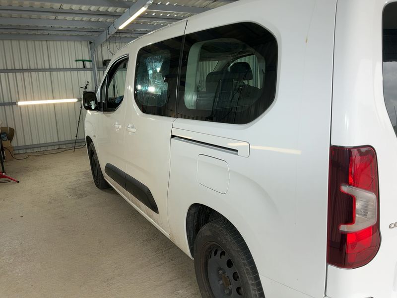 Opel Combo Life 1.2 Turbo Edition — zdjęcie 3