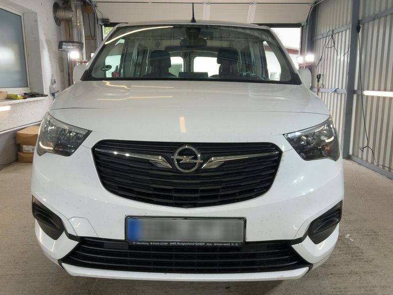 Opel Combo Life 1.2 Turbo Edition — zdjęcie 9