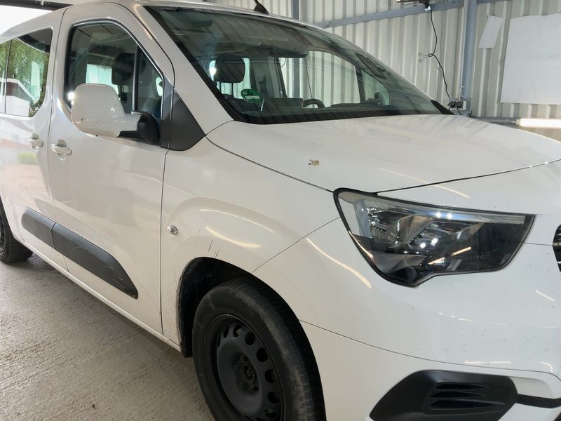Opel Combo Life 1.2 Turbo Edition — zdjęcie 8