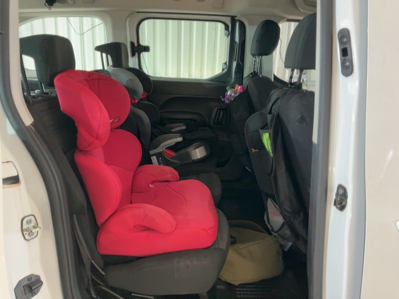 Opel Combo Life 1.2 Turbo Edition — zdjęcie 14