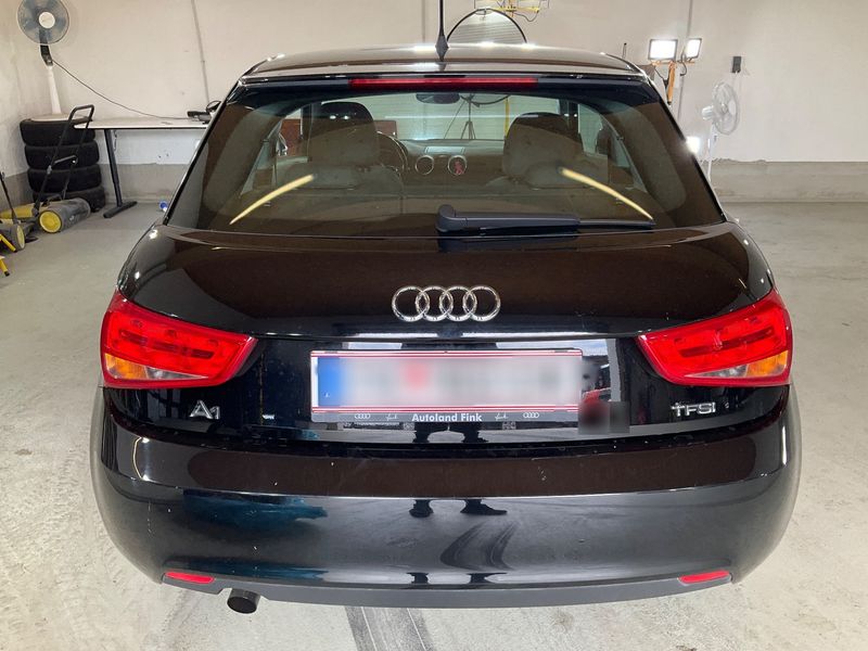 Audi A1 1.2 TFSI Attraction — zdjęcie 5