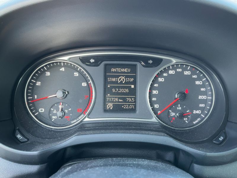 Audi A1 1.2 TFSI Attraction — zdjęcie 13
