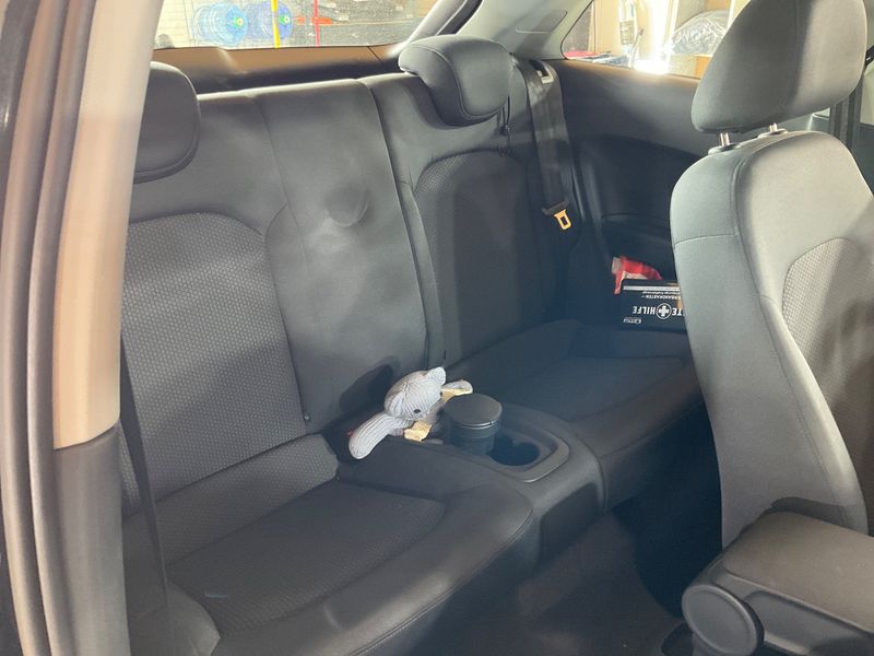 Audi A1 1.2 TFSI Attraction — zdjęcie 14