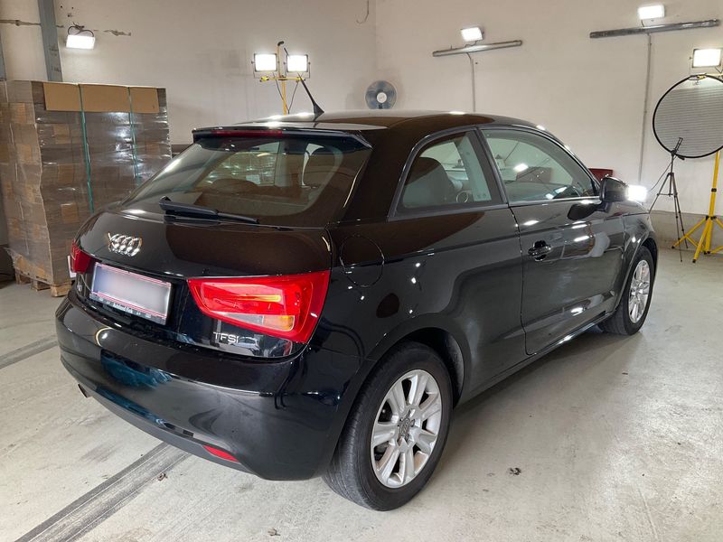 Audi A1 1.2 TFSI Attraction — zdjęcie 6