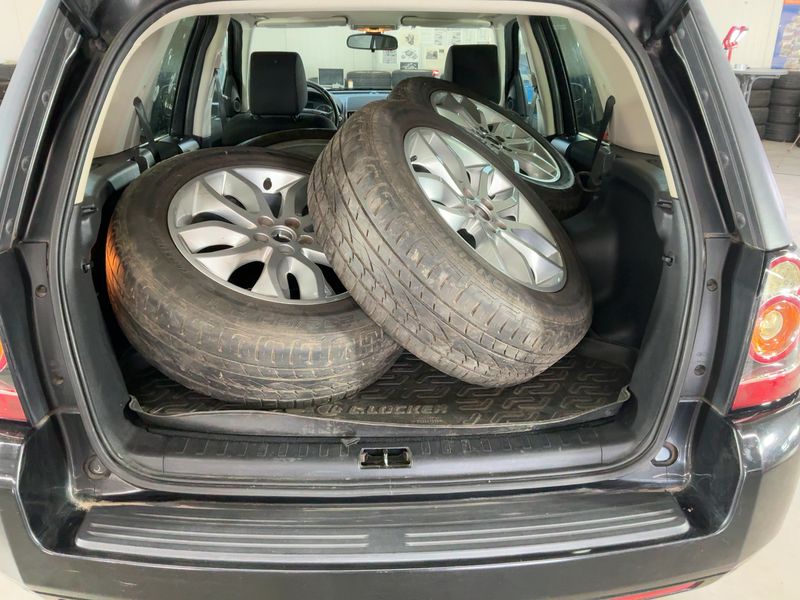 Land Rover Freelander 2.2 Td4 SE — zdjęcie 10