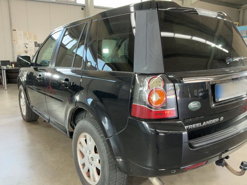 Land Rover Freelander 2.2 Td4 SE — zdjęcie 3