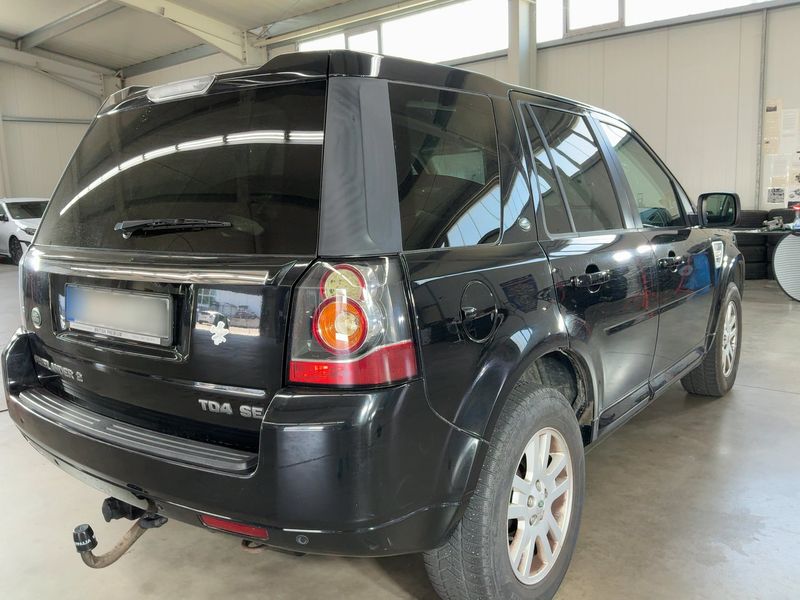 Land Rover Freelander 2.2 Td4 SE — zdjęcie 6