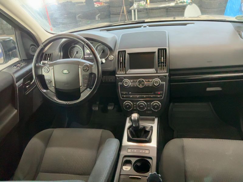 Land Rover Freelander 2.2 Td4 SE — zdjęcie 12