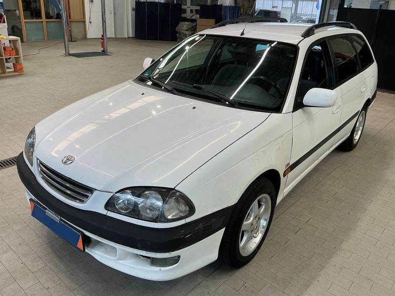 Avensis 2.0 Sol
