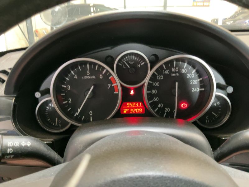Mazda MX-5 1.8 Center-Line — zdjęcie 13