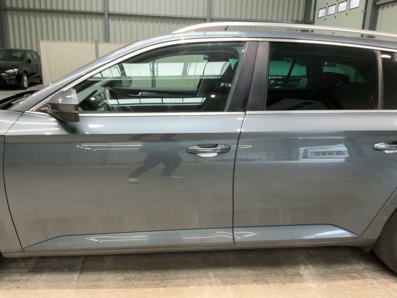 Skoda Superb 2.0 TDI Style — zdjęcie 4