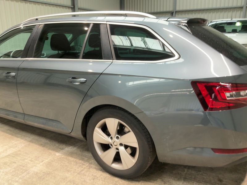 Skoda Superb 2.0 TDI Style — zdjęcie 3