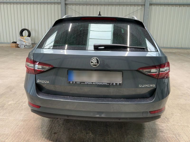 Skoda Superb 2.0 TDI Style — zdjęcie 5