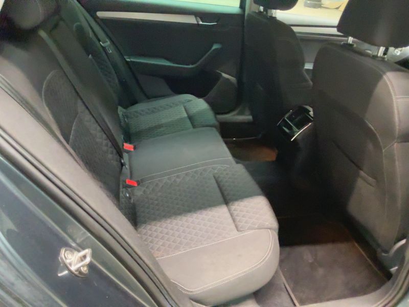 Skoda Superb 2.0 TDI Style — zdjęcie 14