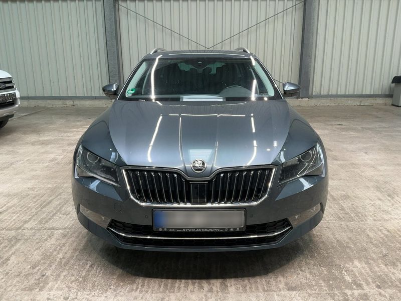 Skoda Superb 2.0 TDI Style — zdjęcie 9