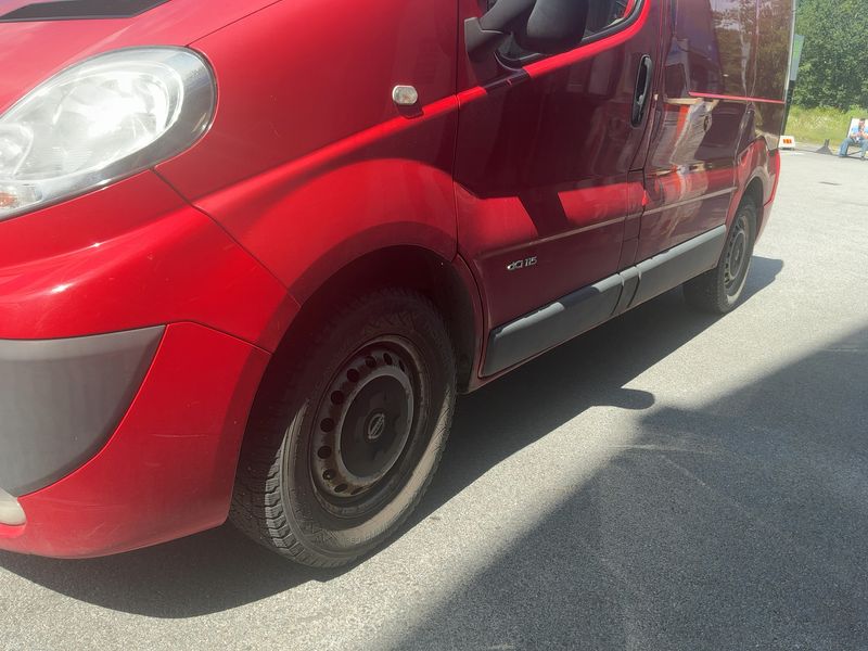 Nissan Primastar 2.0 dCi Kasten L1H1 2.7t — zdjęcie 2