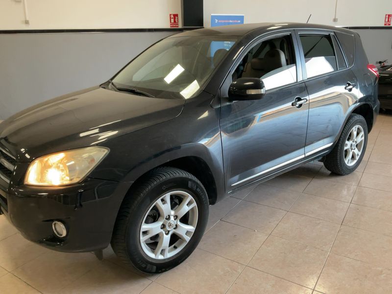 Toyota RAV 4 2.2 D-4D Executive — zdjęcie 2