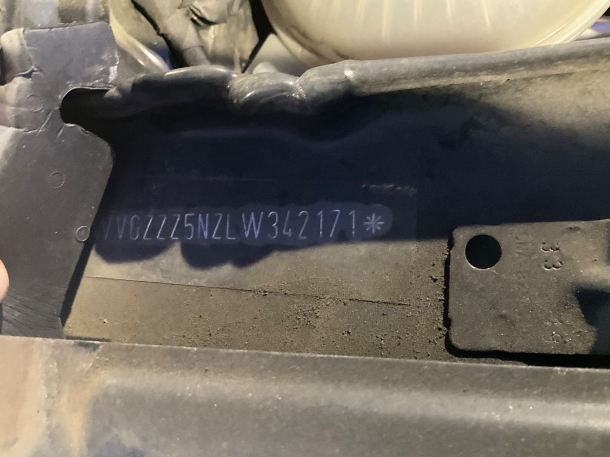 Volkswagen Tiguan 2020 — photo 28