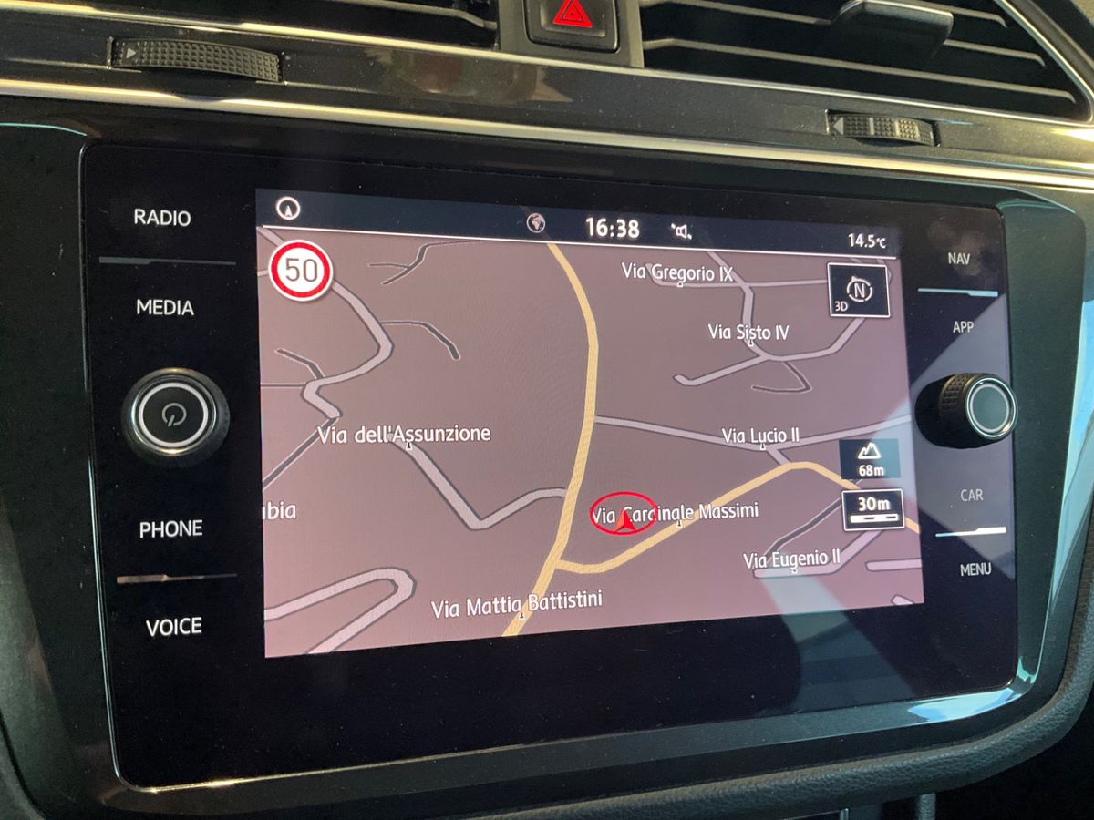 Volkswagen Tiguan 2020 — photo 26