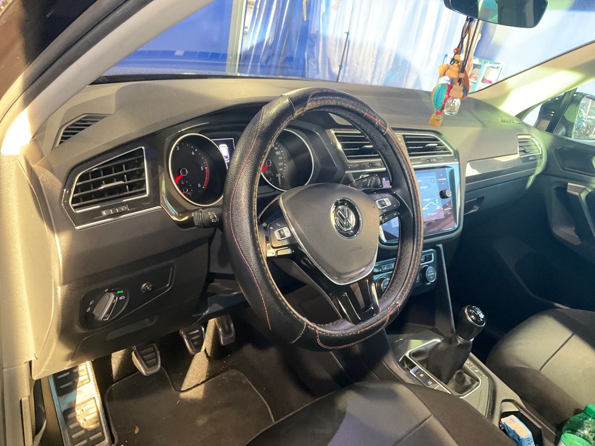 Volkswagen Tiguan 2020 — photo 33