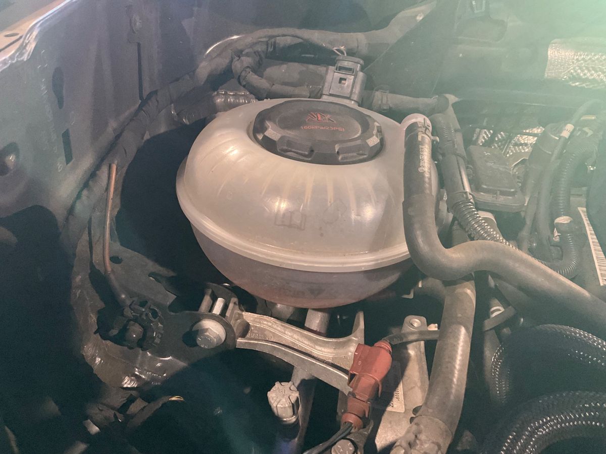 Volkswagen Tiguan 2020 — photo 24
